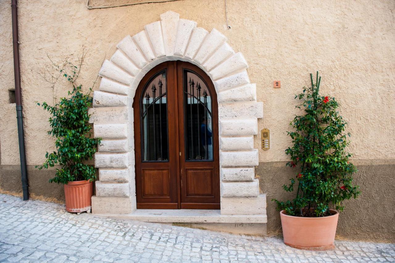 Casa Vacanza La Piazza Orvinio Exterior foto